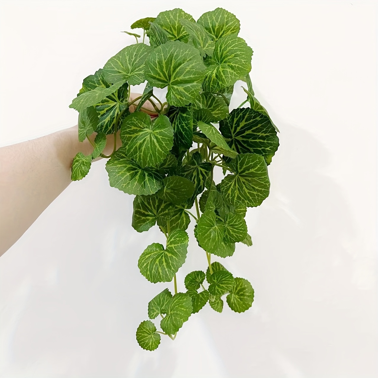 An artificial hanging vine pla - đánh giá và giá Bonsai Garden Home